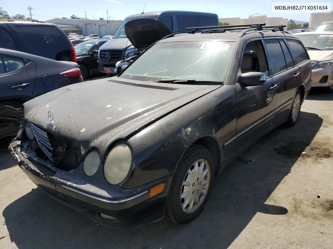 2001 Mercedes-Benz E 320 4Matic VIN: WDBJH82J71X051634 Lot: 51299544