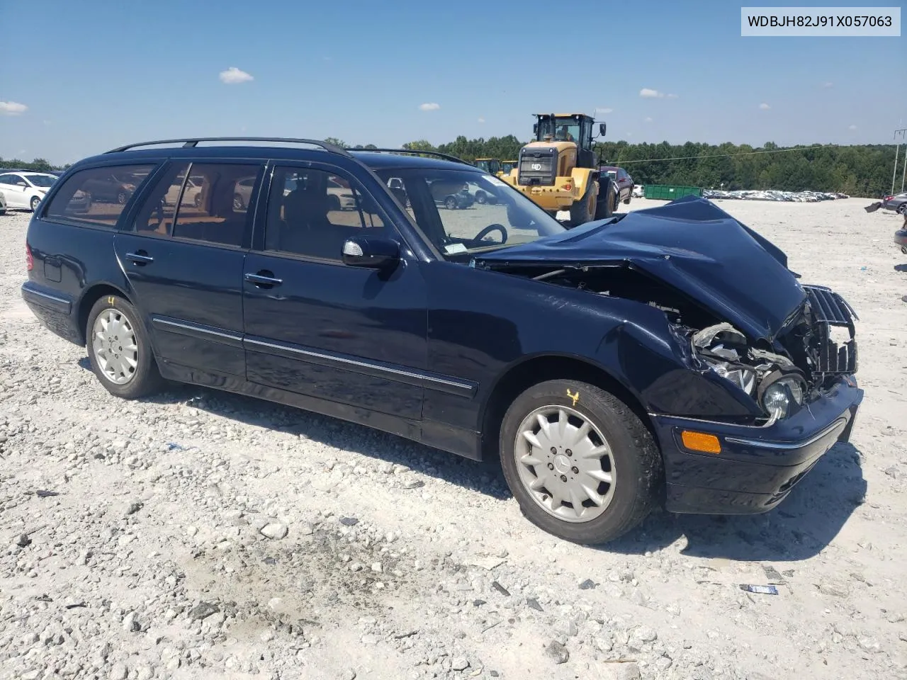 2001 Mercedes-Benz E 320 4Matic VIN: WDBJH82J91X057063 Lot: 70235274