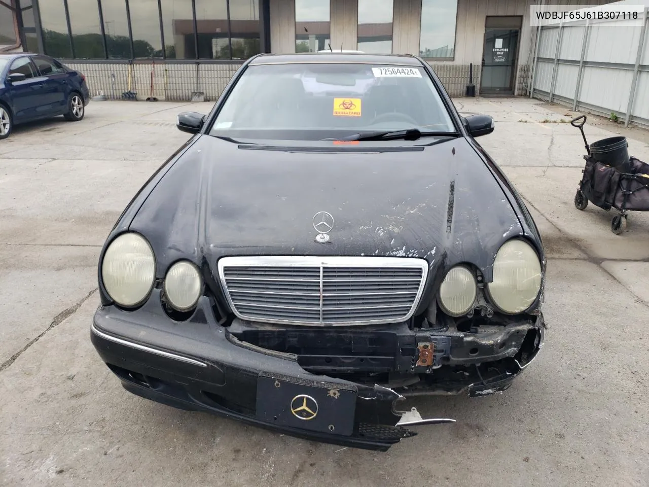 2001 Mercedes-Benz E 320 VIN: WDBJF65J61B307118 Lot: 72564424