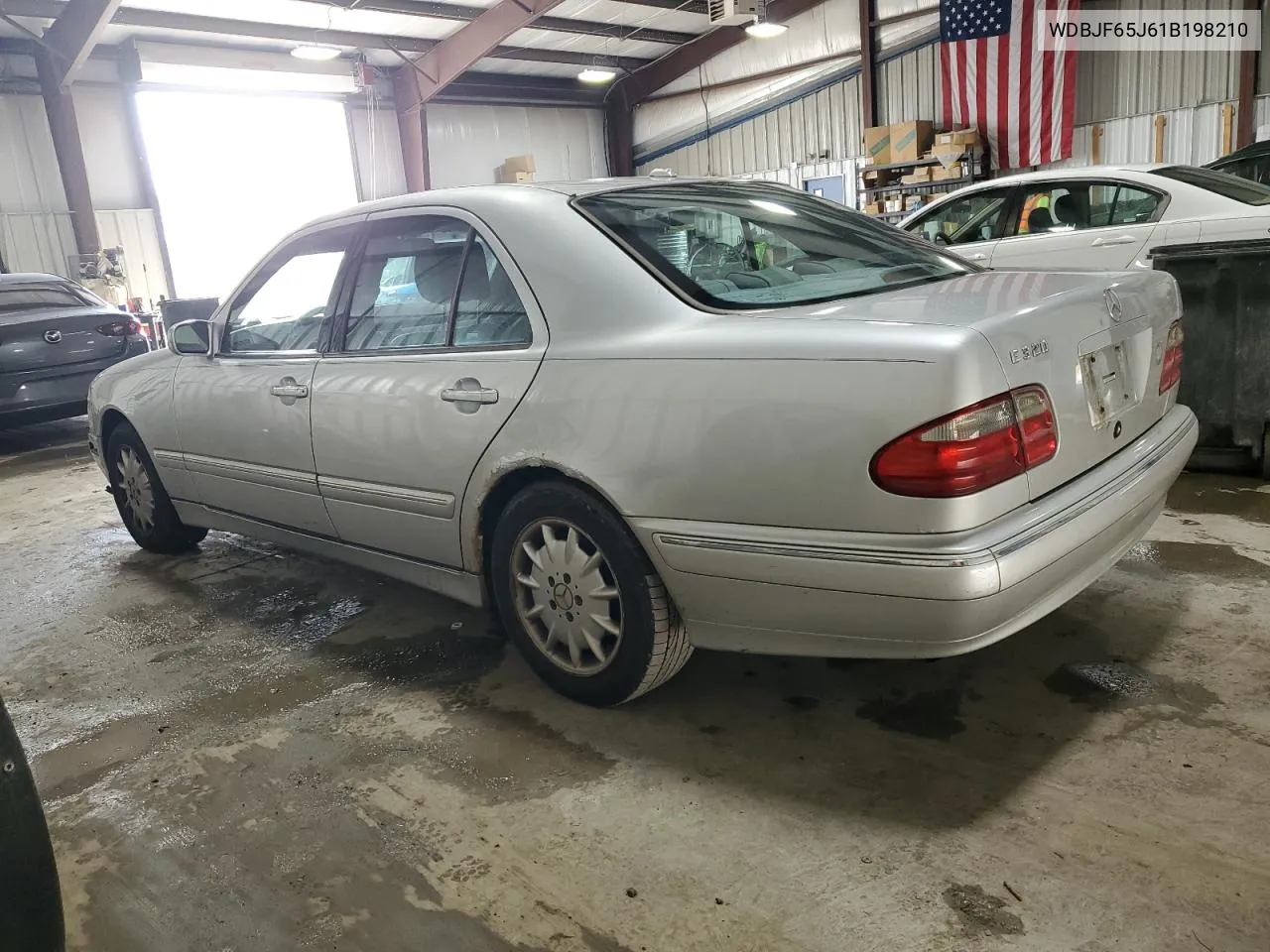 2001 Mercedes-Benz E 320 VIN: WDBJF65J61B198210 Lot: 72616744