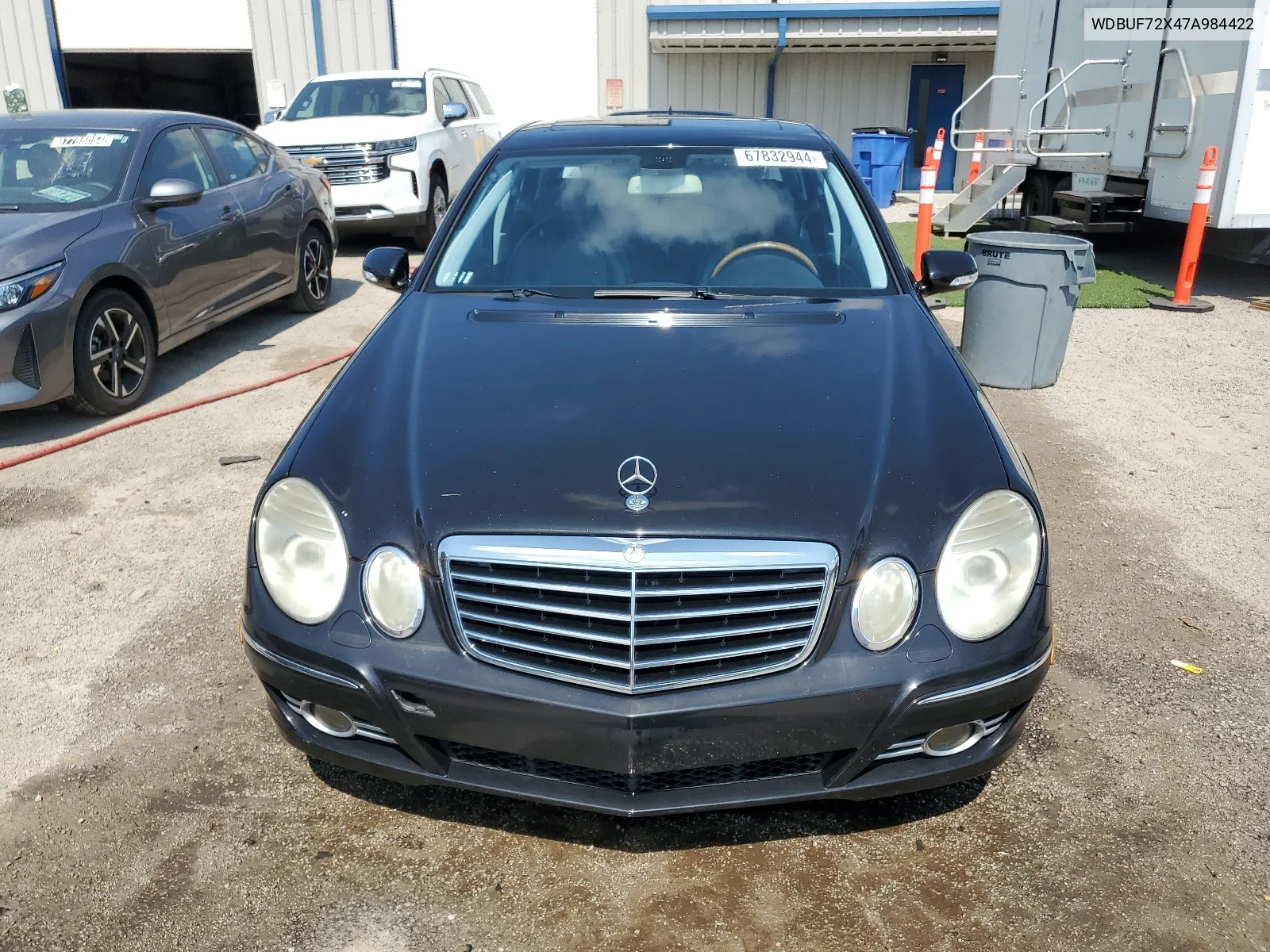 2007 Mercedes-Benz E 550 VIN: WDBUF72X47A984422 Lot: 67832944