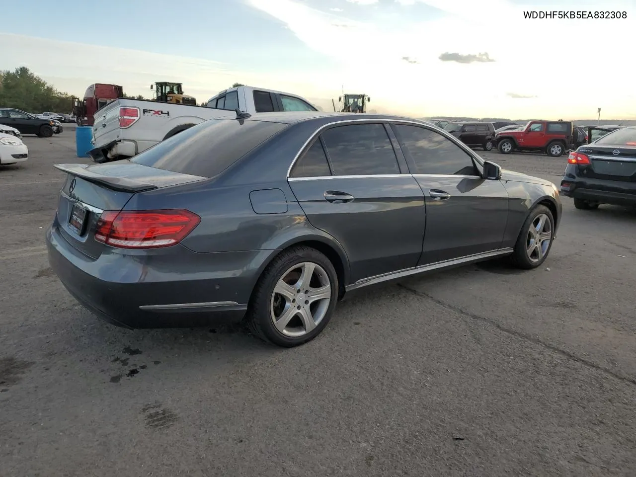 2014 Mercedes-Benz E 350 VIN: WDDHF5KB5EA832308 Lot: 75216024