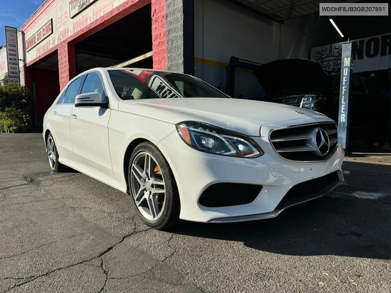 2016 Mercedes-Benz E 350 4Mat VIN: WDDHF8JB3GB207891 Lot: 80793094