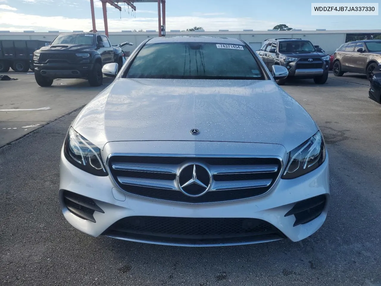 2018 Mercedes-Benz E 300 VIN: WDDZF4JB7JA337330 Lot: 74371454