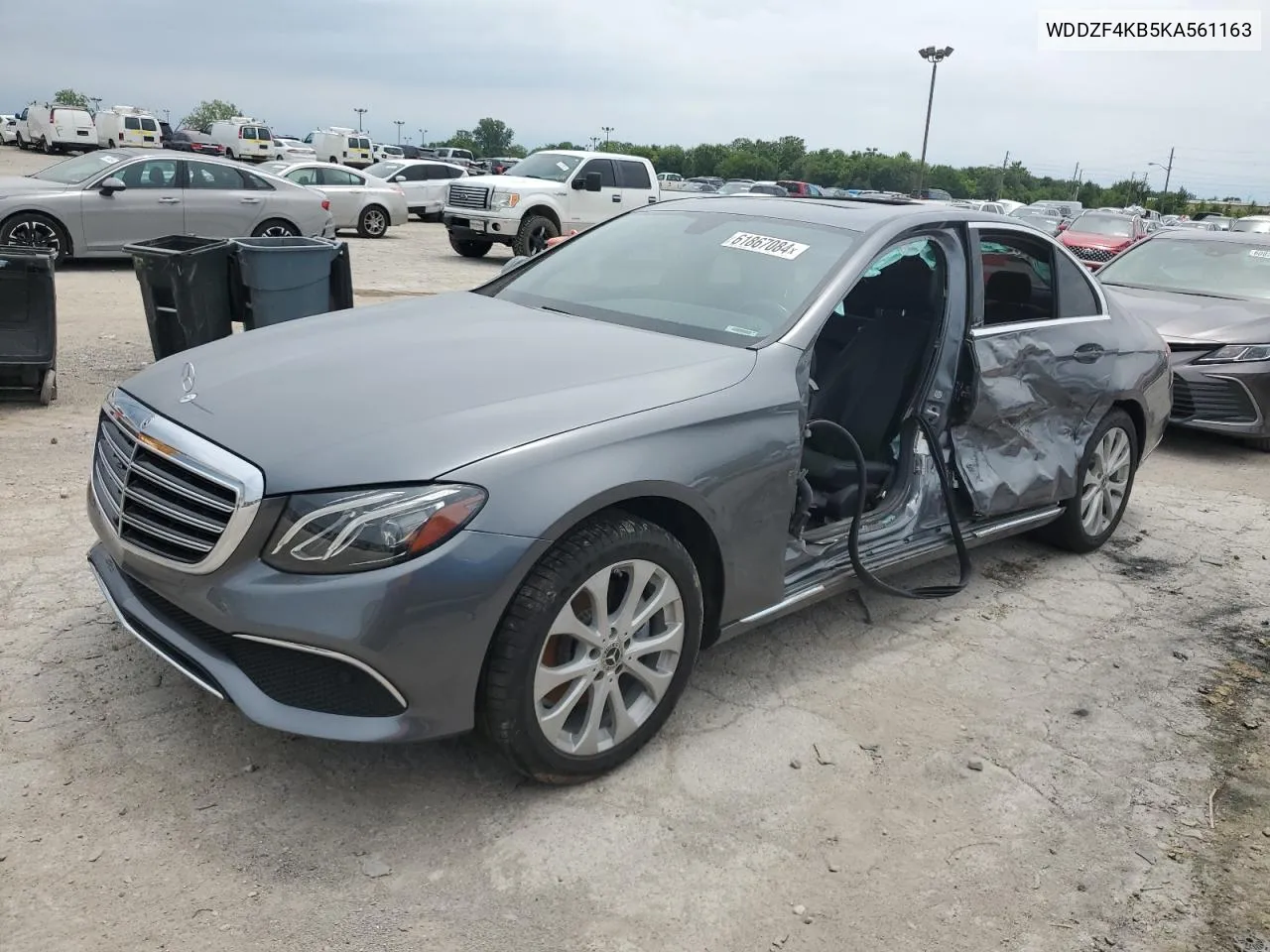 2019 Mercedes-Benz E 300 4Matic VIN: WDDZF4KB5KA561163 Lot: 61867084