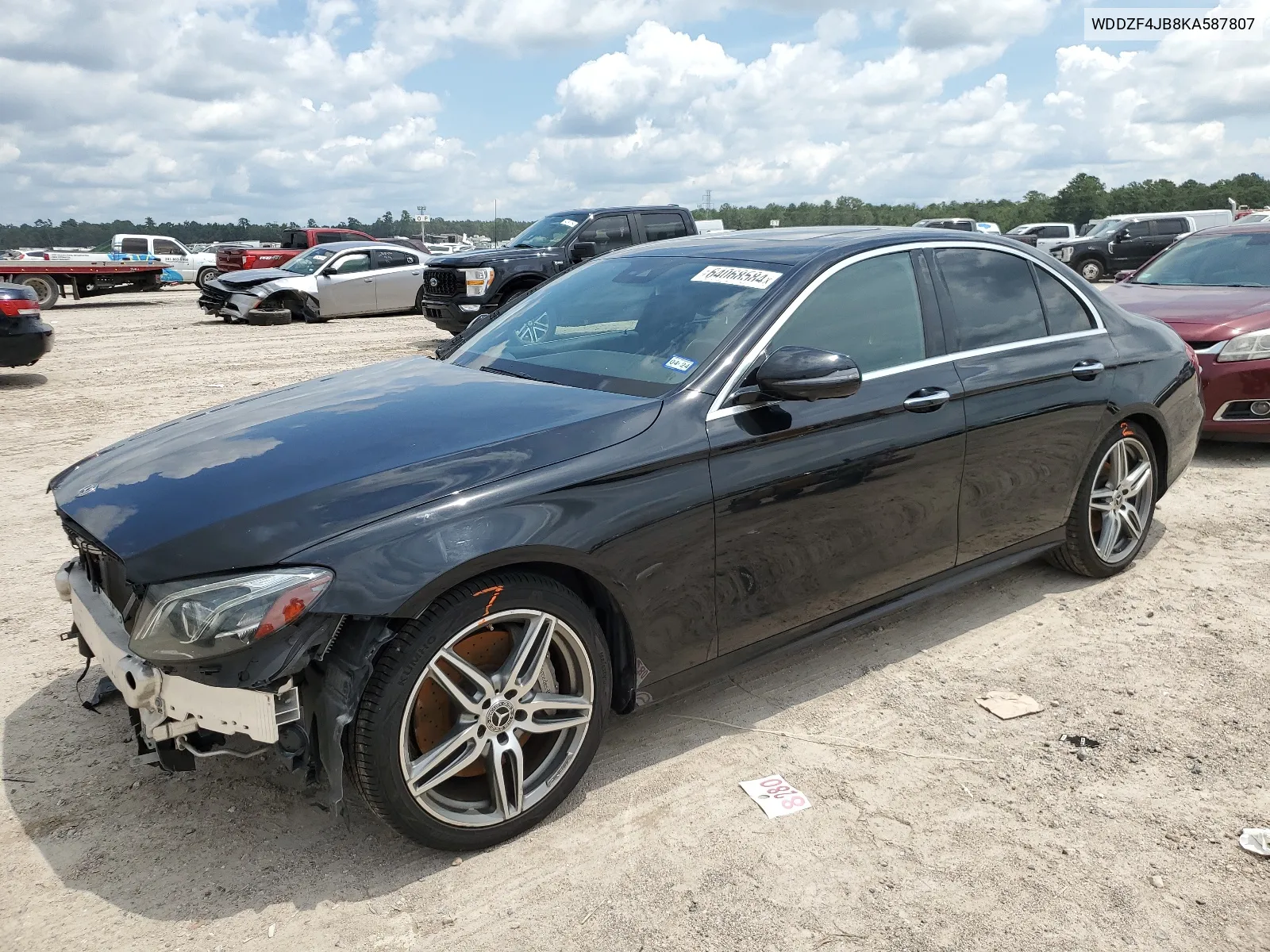 2019 Mercedes-Benz E 300 VIN: WDDZF4JB8KA587807 Lot: 64068584