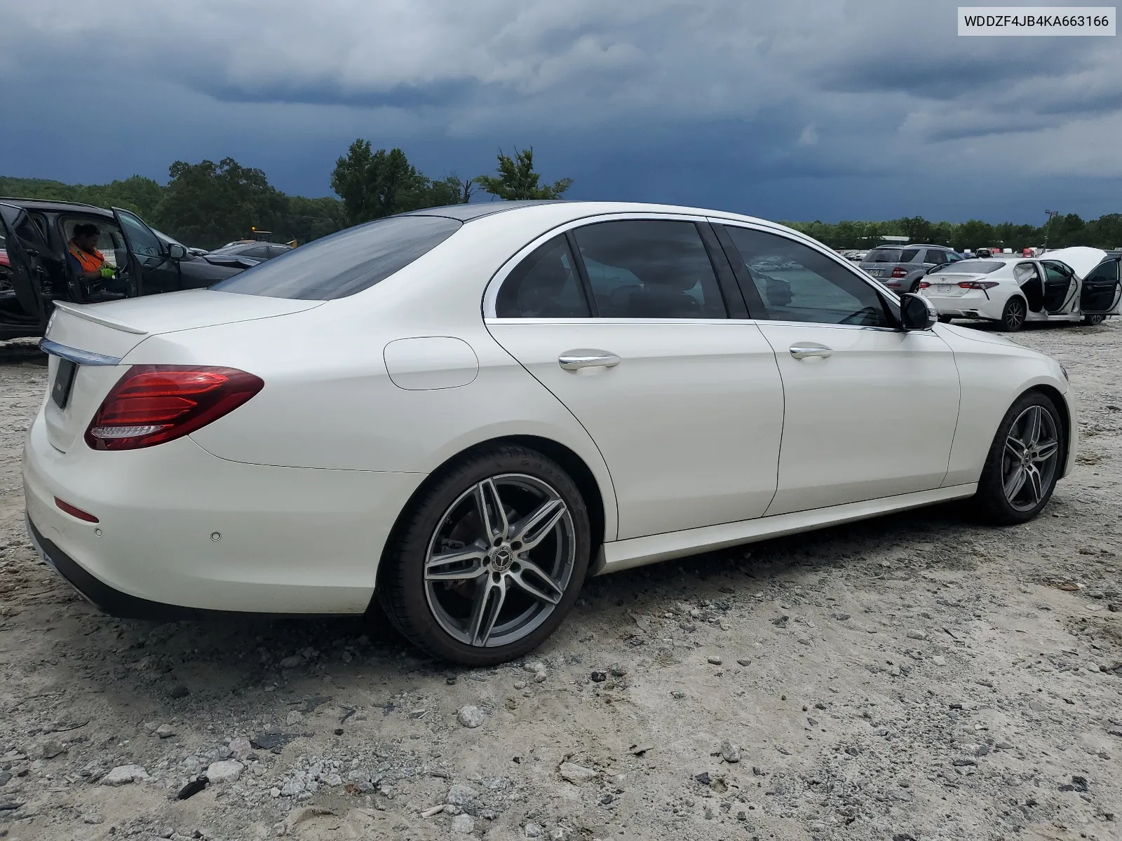 2019 Mercedes-Benz E 300 VIN: WDDZF4JB4KA663166 Lot: 65203934