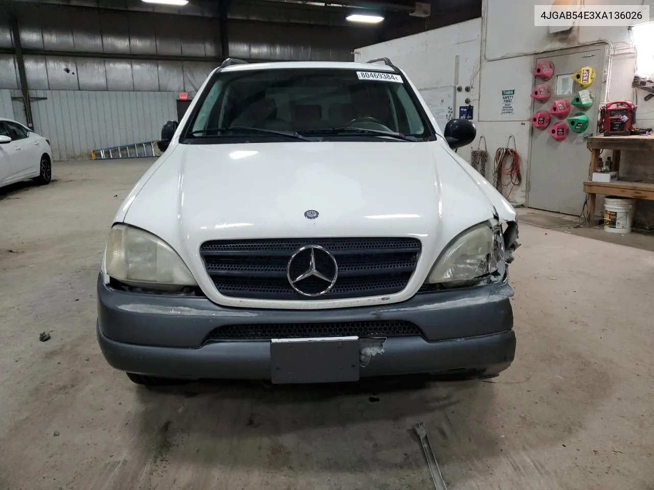 1999 Mercedes-Benz Ml 320 VIN: 4JGAB54E3XA136026 Lot: 80469384