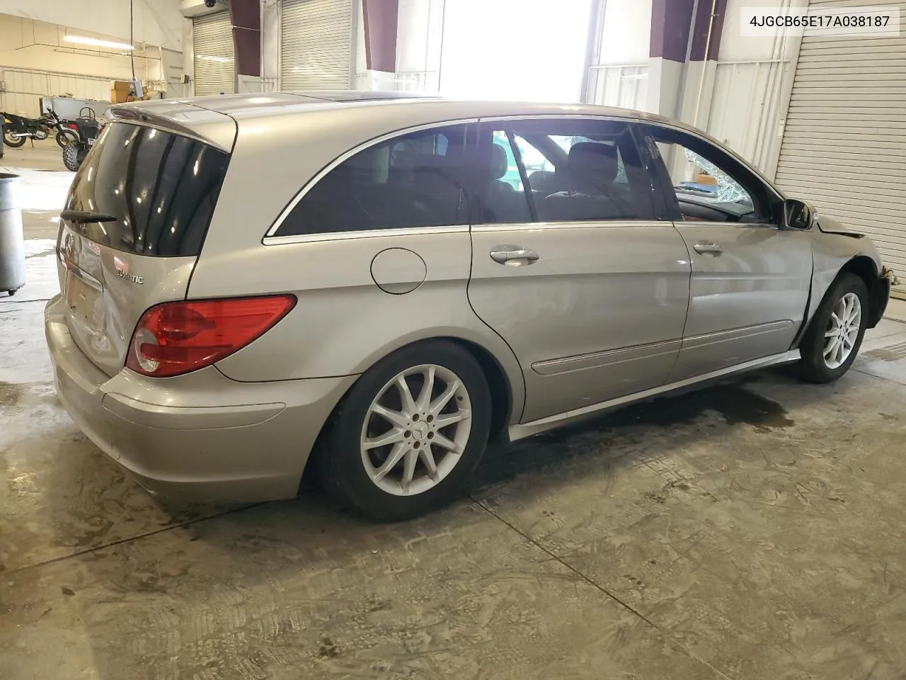 2007 Mercedes-Benz R 350 VIN: 4JGCB65E17A038187 Lot: 70896134