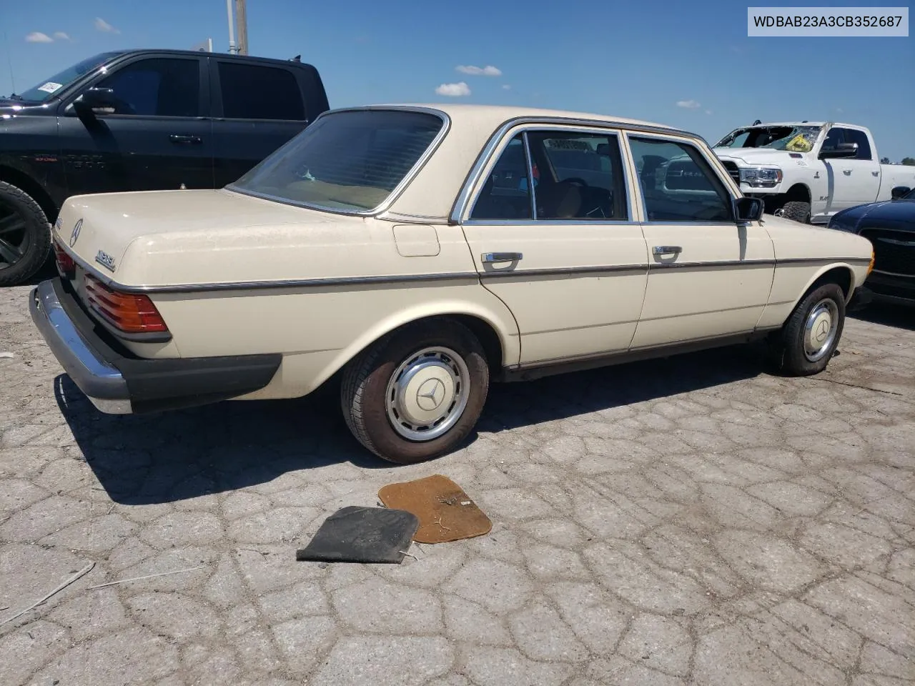 1982 Mercedes-Benz 240 D VIN: WDBAB23A3CB352687 Lot: 60097204