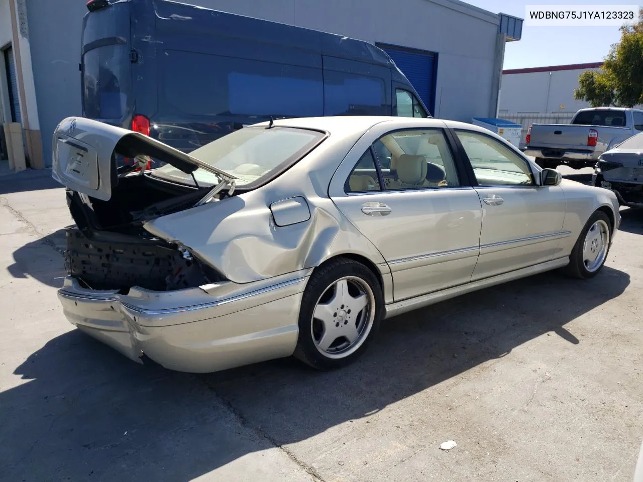 2000 Mercedes-Benz S 500 VIN: WDBNG75J1YA123323 Lot: 58573634