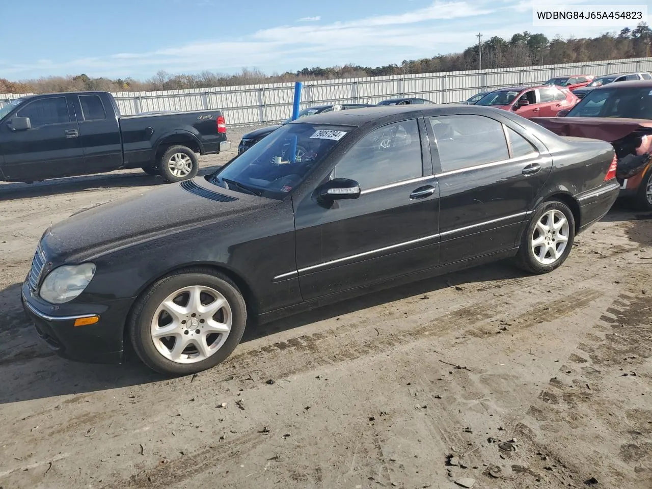 2005 Mercedes-Benz S 500 4Matic VIN: WDBNG84J65A454823 Lot: 79057294