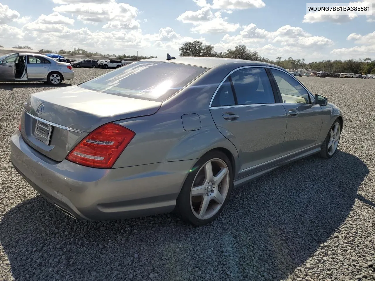 2011 Mercedes-Benz S 550 VIN: WDDNG7BB1BA385581 Lot: 77732074