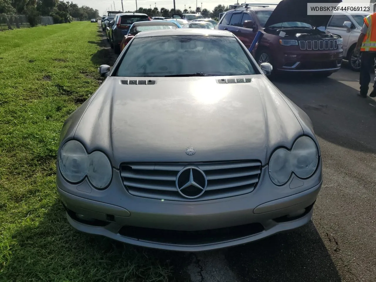 2004 Mercedes-Benz Sl 500 VIN: WDBSK75F44F069123 Lot: 74620174