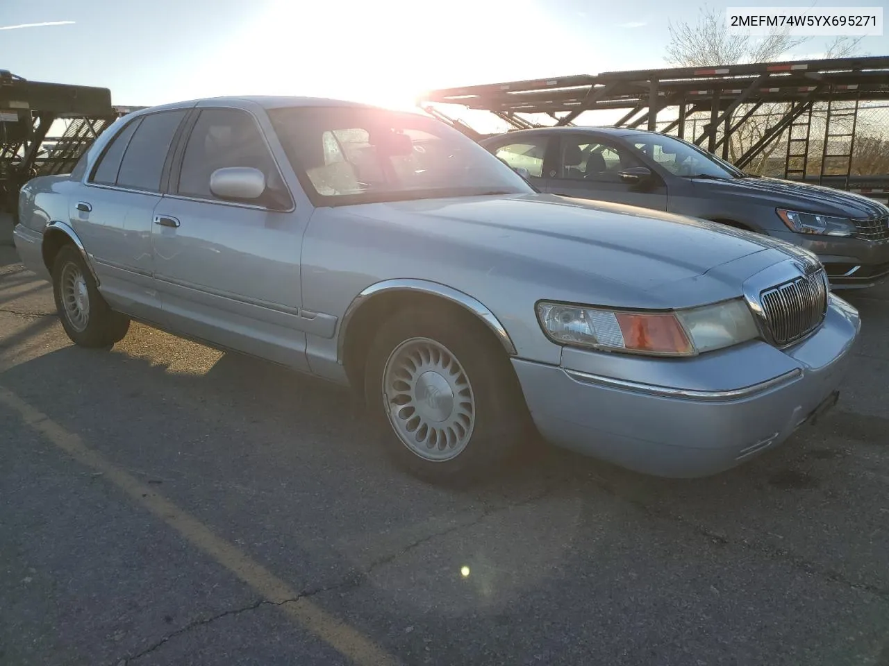 2000 Mercury Grand Marquis Gs VIN: 2MEFM74W5YX695271 Lot: 77083874