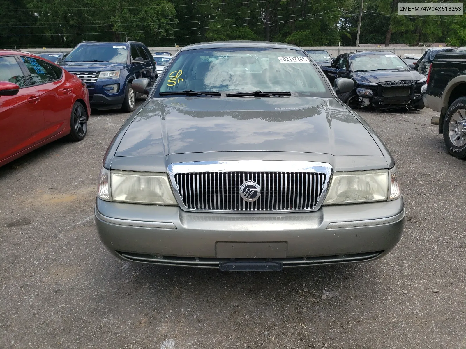 2004 Mercury Grand Marquis Gs VIN: 2MEFM74W04X618253 Lot: 62117144