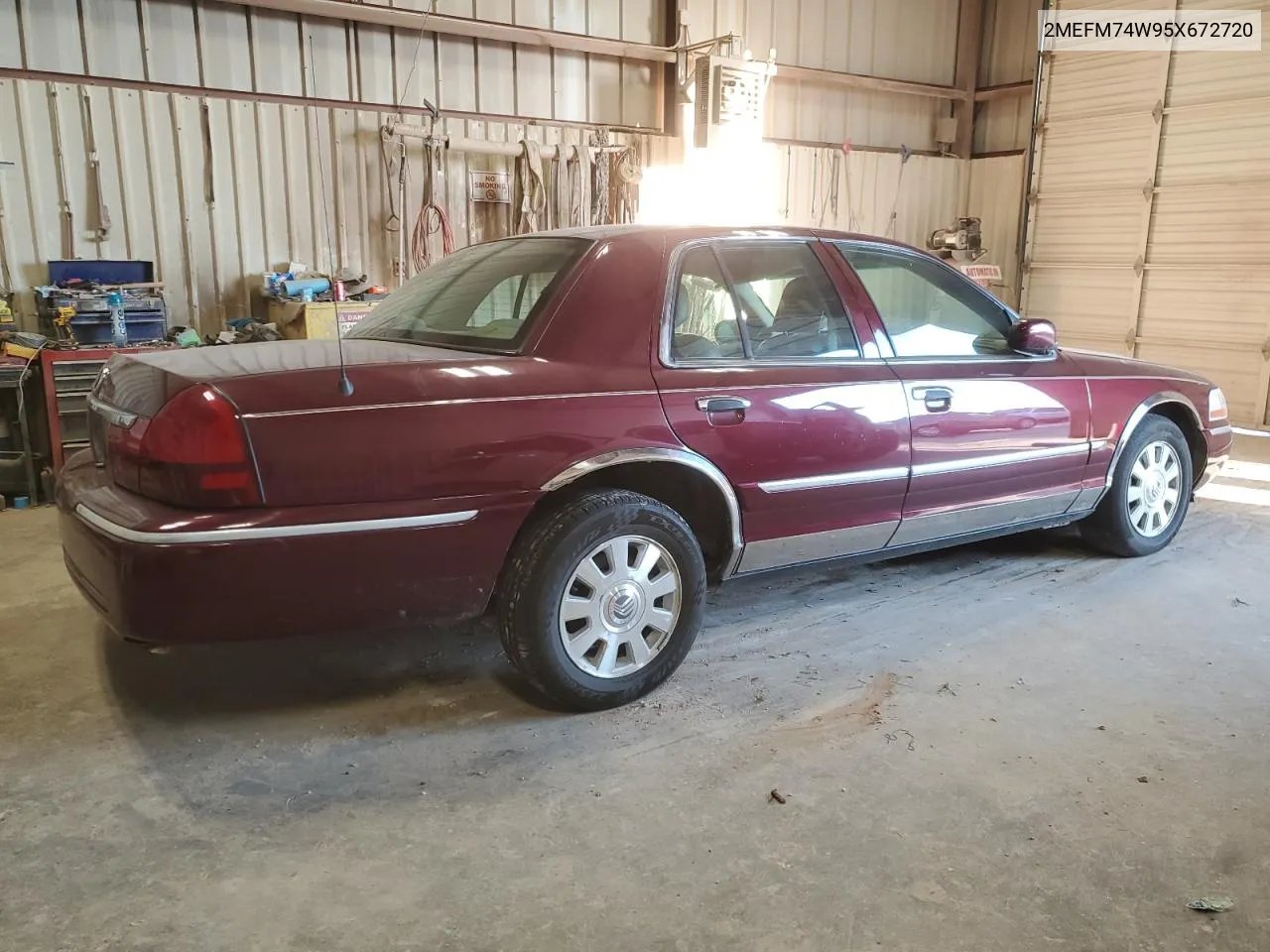 2005 Mercury Grand Marquis Gs VIN: 2MEFM74W95X672720 Lot: 62687534