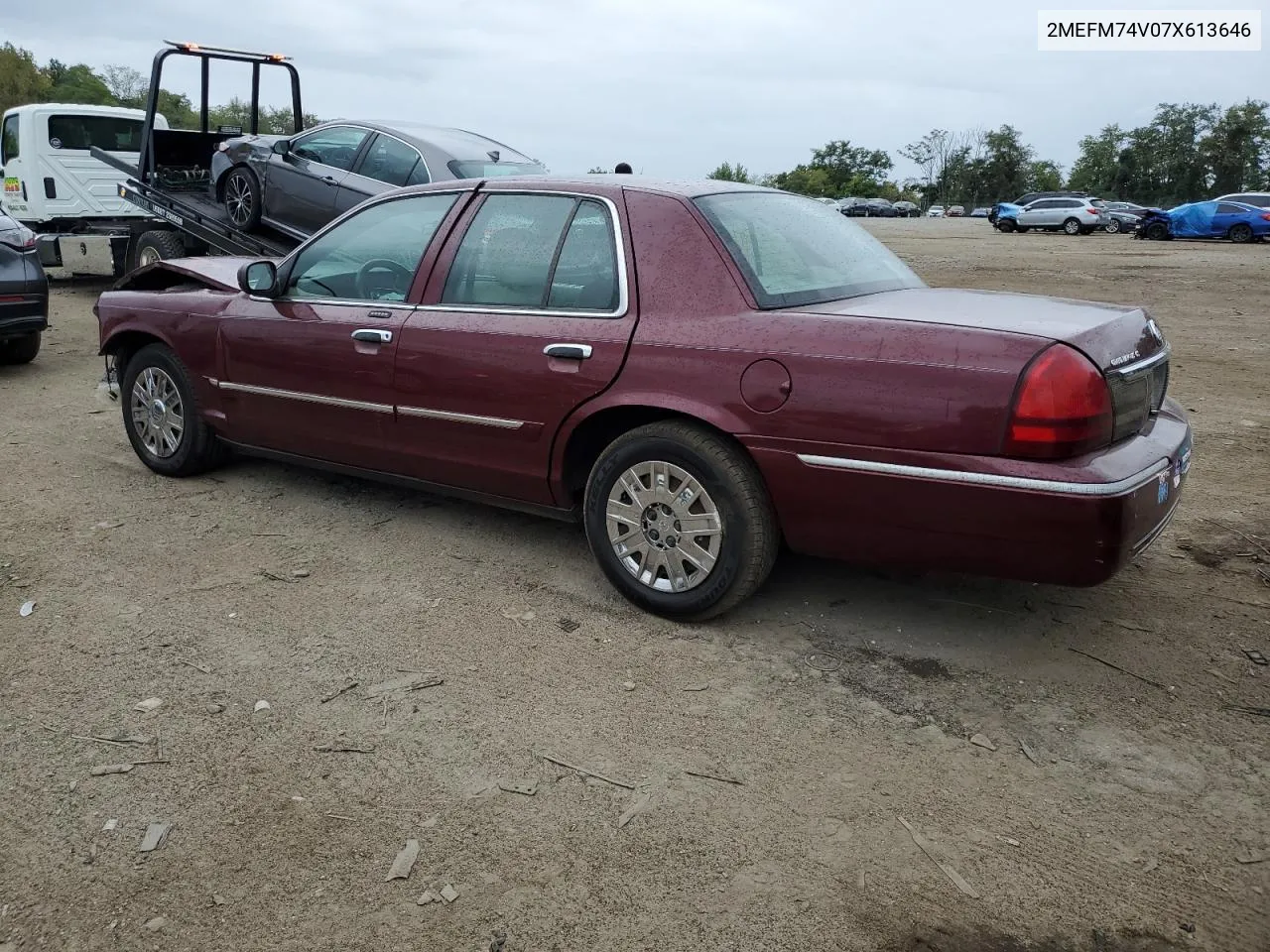 2007 Mercury Grand Marquis Gs VIN: 2MEFM74V07X613646 Lot: 71818524