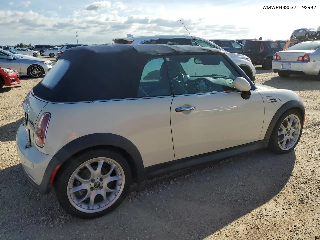 2007 Mini Cooper S VIN: WMWRH33537TL93992 Lot: 74872784