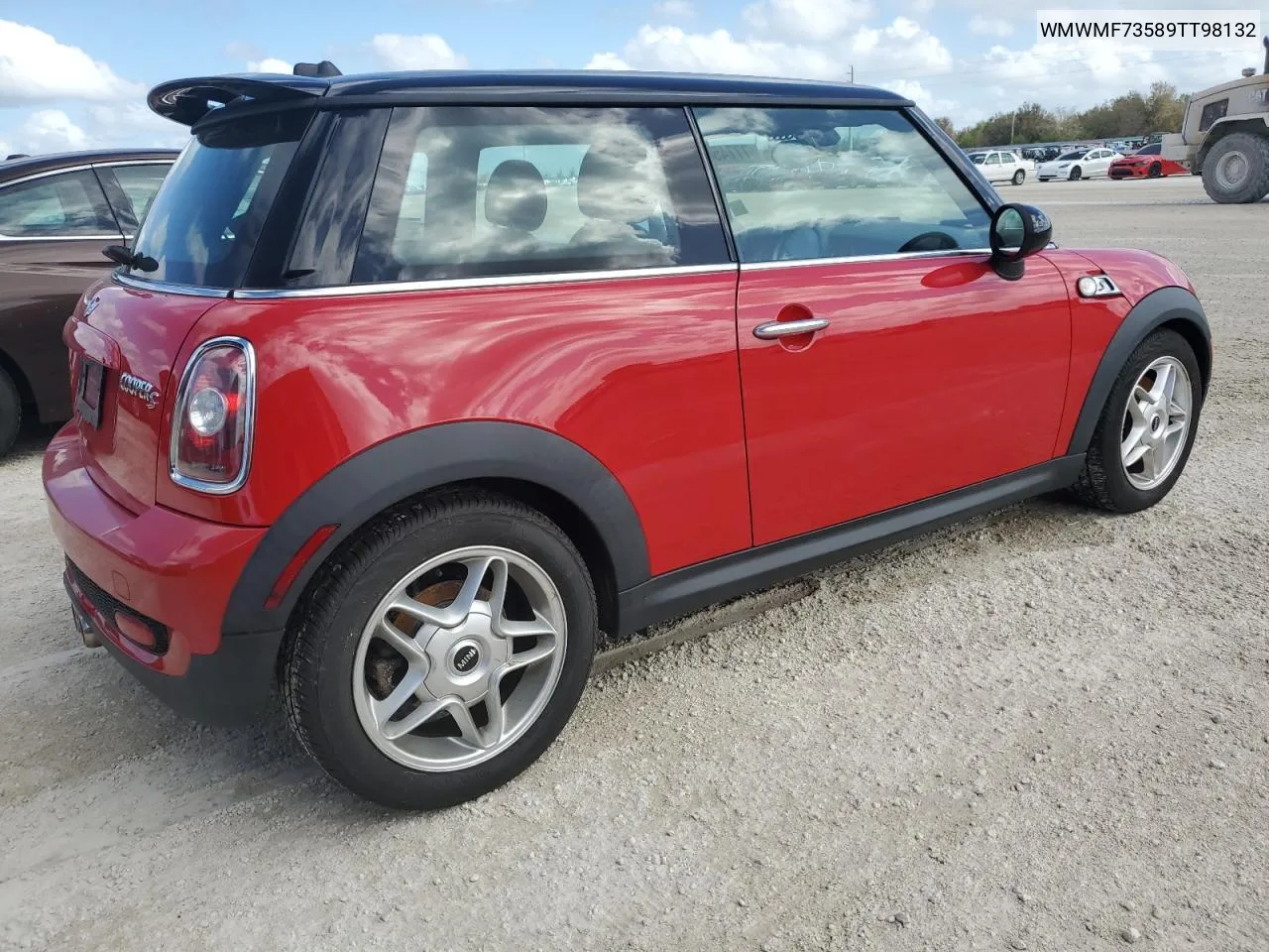 2009 Mini Cooper S VIN: WMWMF73589TT98132 Lot: 77745434