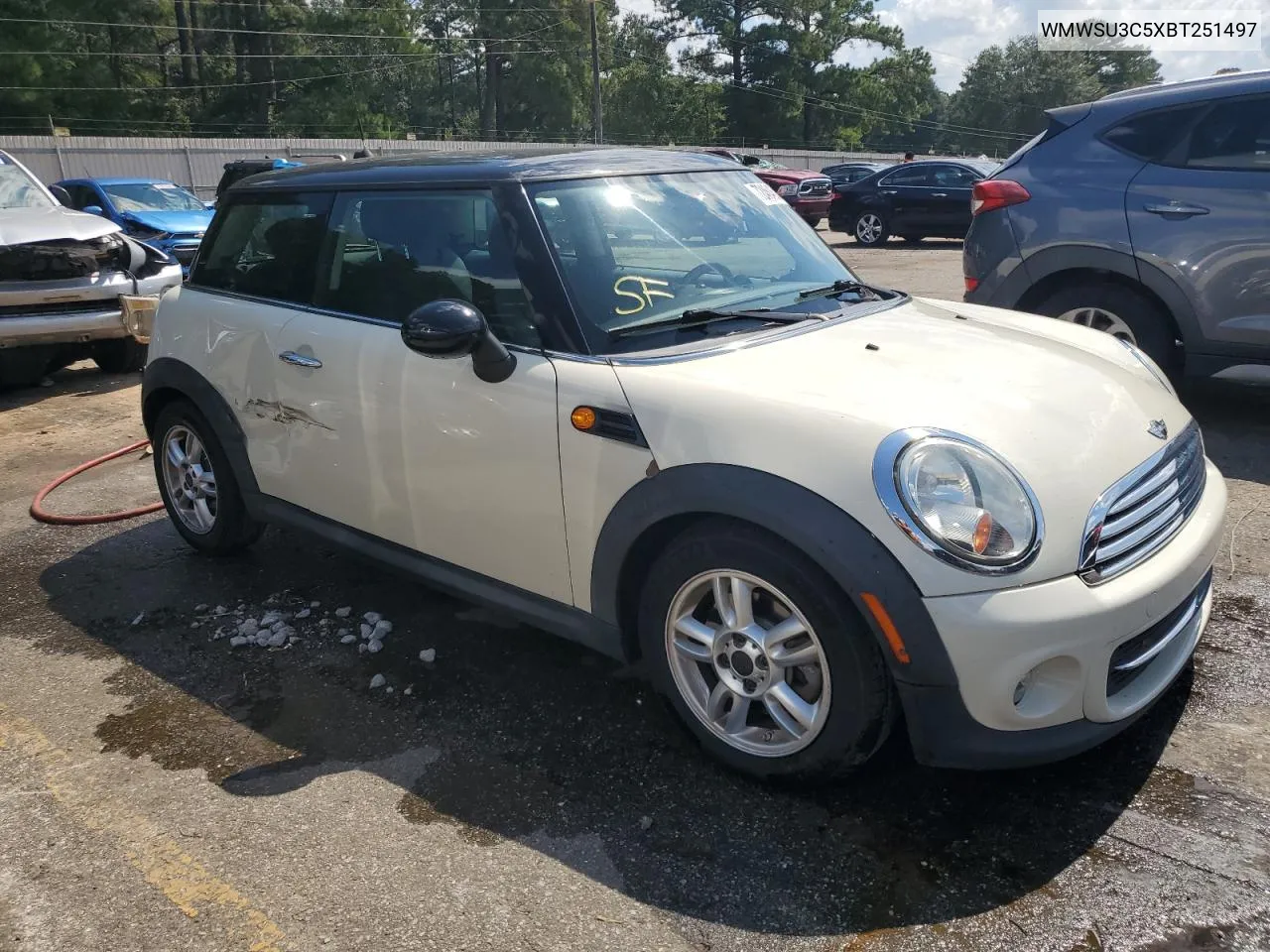 2011 Mini Cooper VIN: WMWSU3C5XBT251497 Lot: 72464604