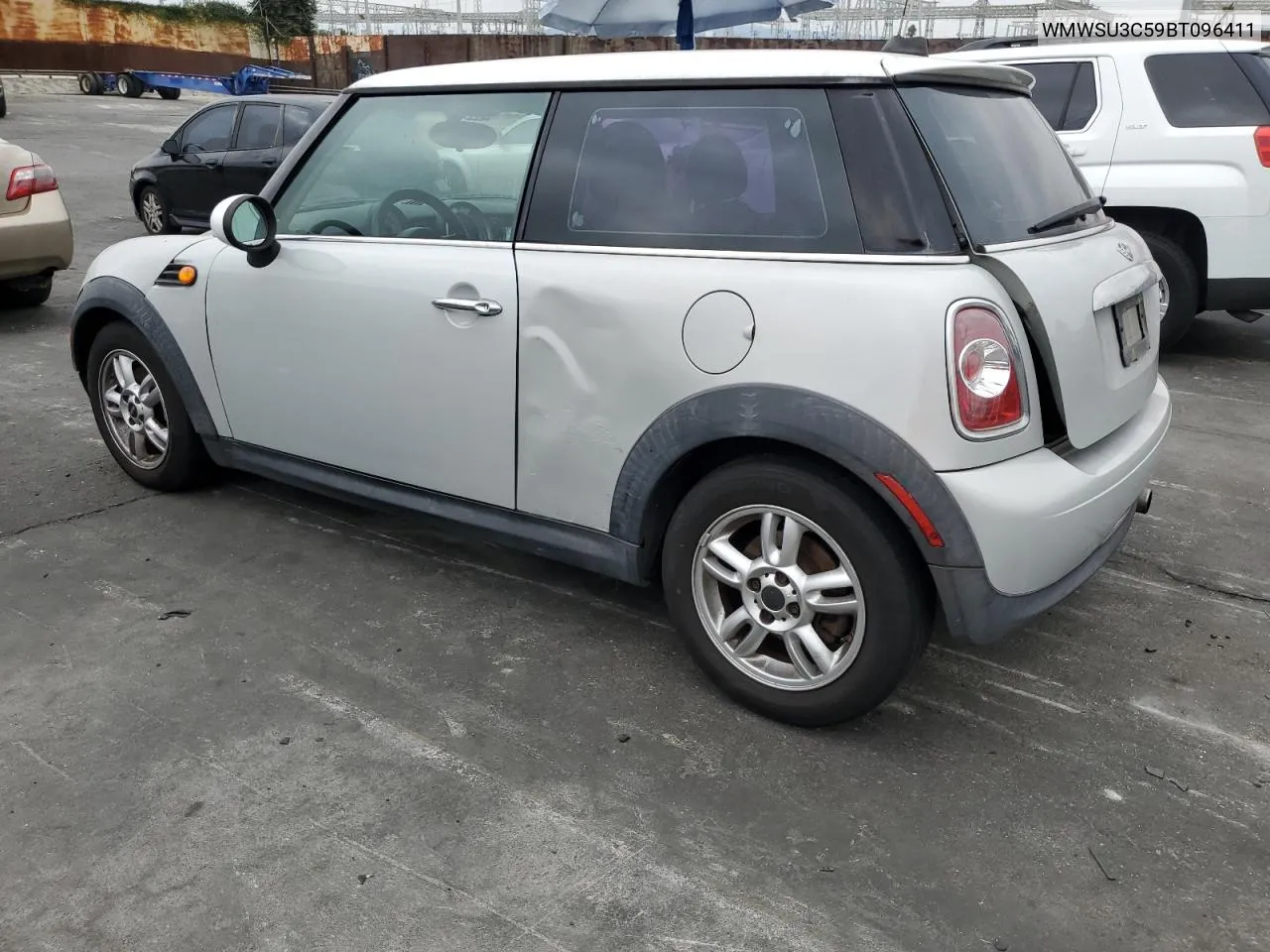 2011 Mini Cooper VIN: WMWSU3C59BT096411 Lot: 75961084