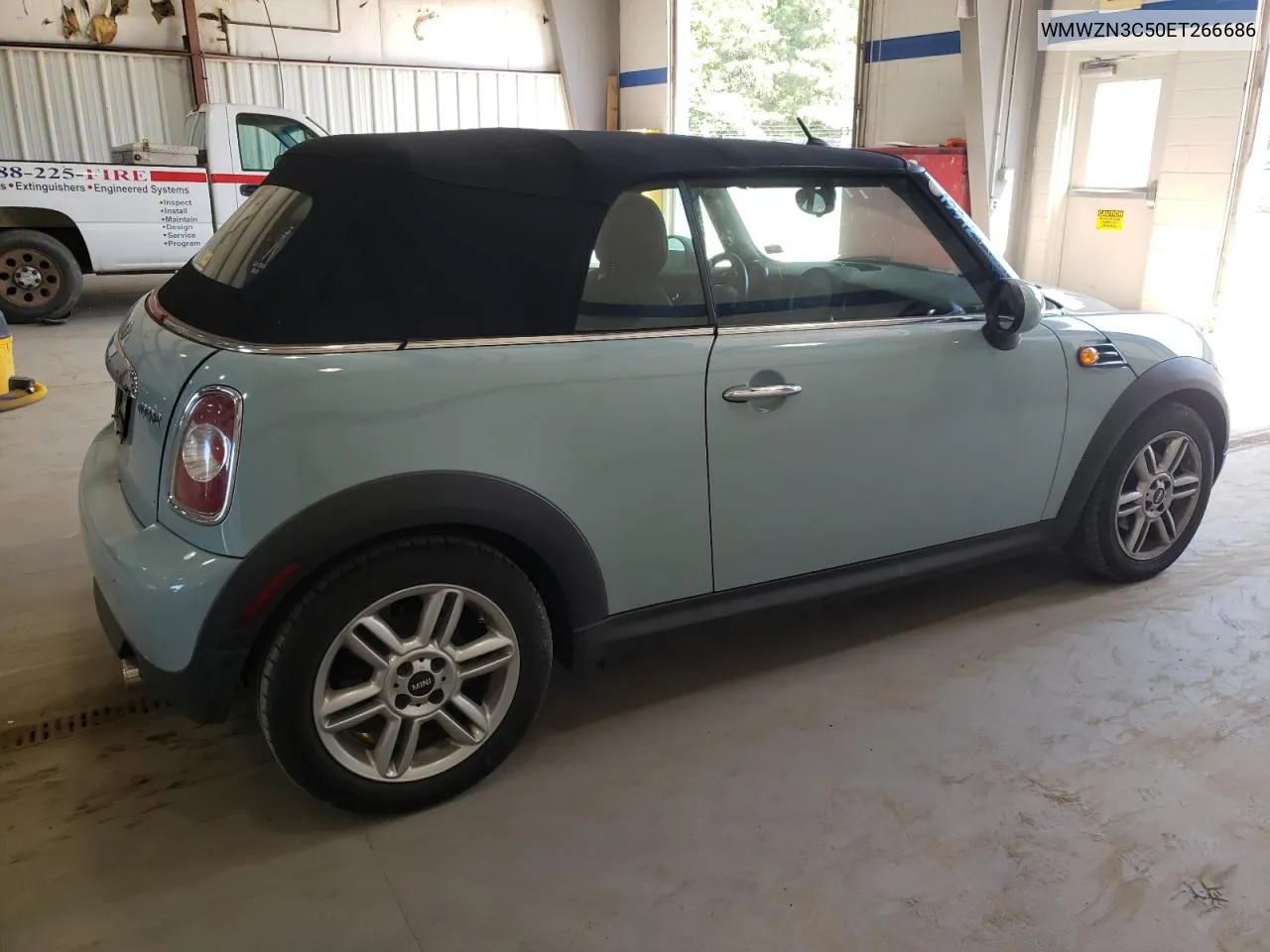 2014 Mini Cooper VIN: WMWZN3C50ET266686 Lot: 70229054