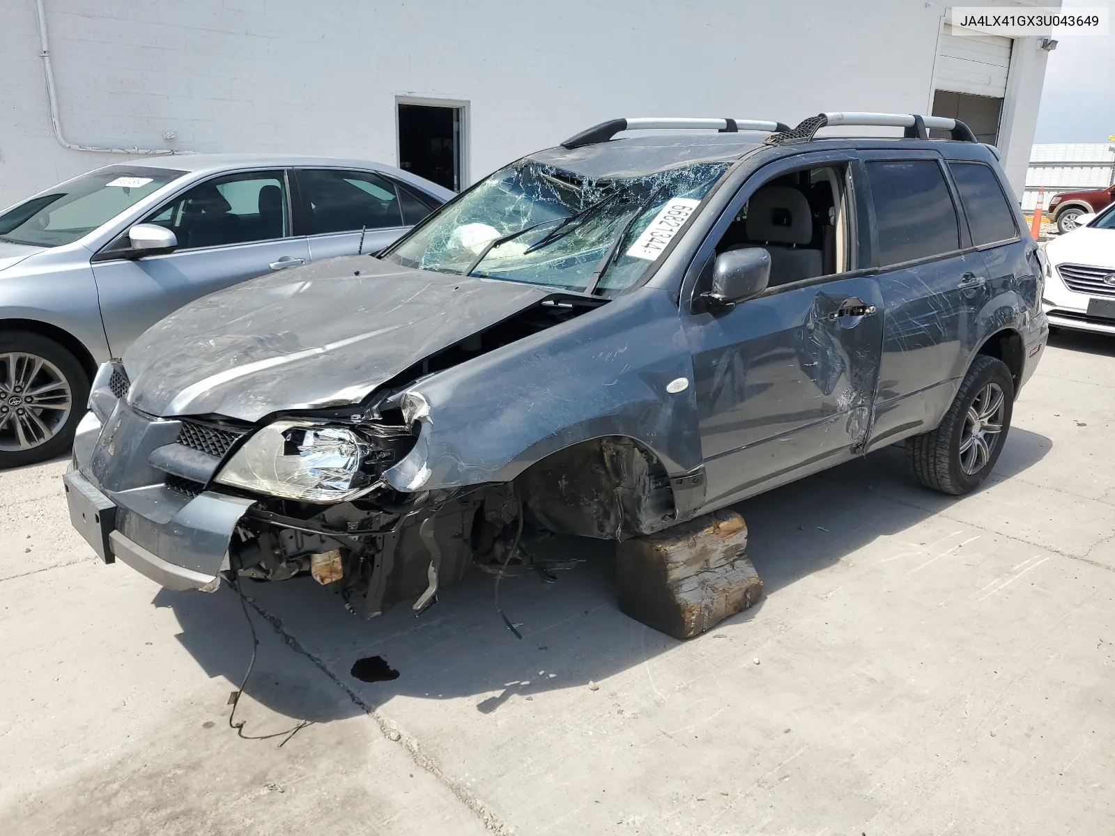 JA4LX41GX3U043649 2003 Mitsubishi Outlander Xls