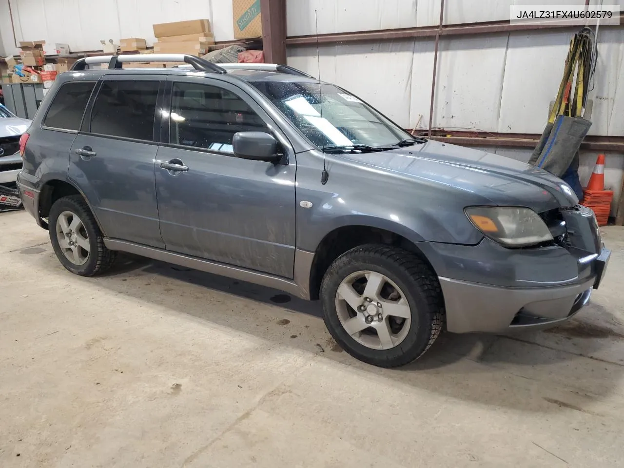 JA4LZ31FX4U602579 2004 Mitsubishi Outlander Ls