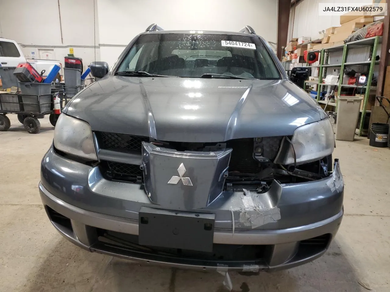 JA4LZ31FX4U602579 2004 Mitsubishi Outlander Ls