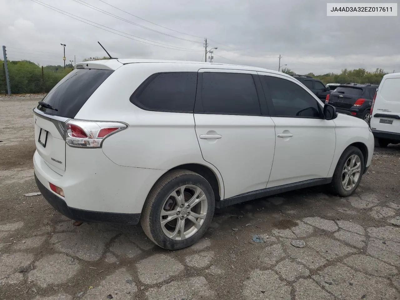 JA4AD3A32EZ017611 2014 Mitsubishi Outlander Se