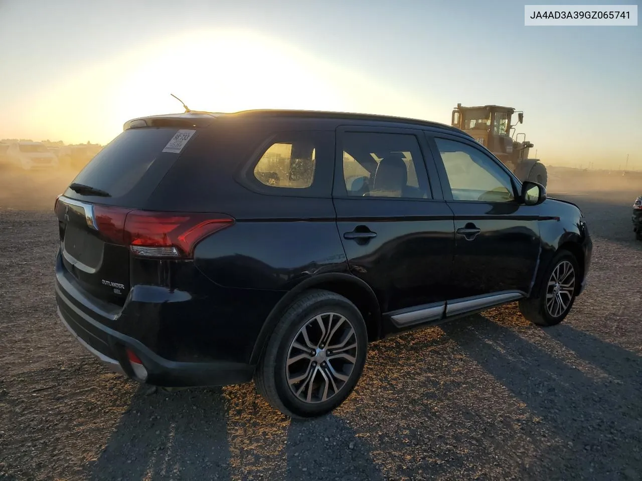 JA4AD3A39GZ065741 2016 Mitsubishi Outlander Se