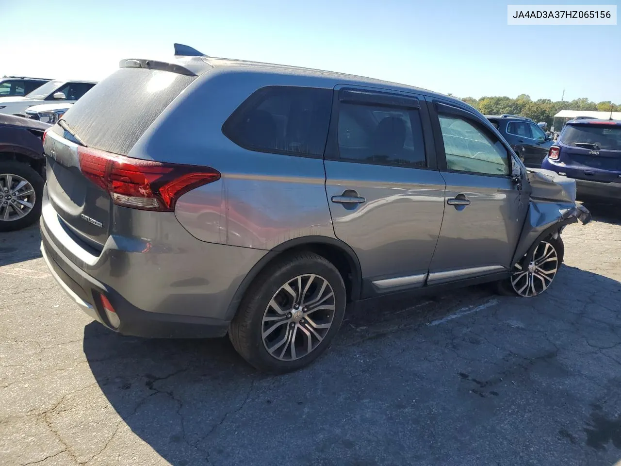 JA4AD3A37HZ065156 2017 Mitsubishi Outlander Se