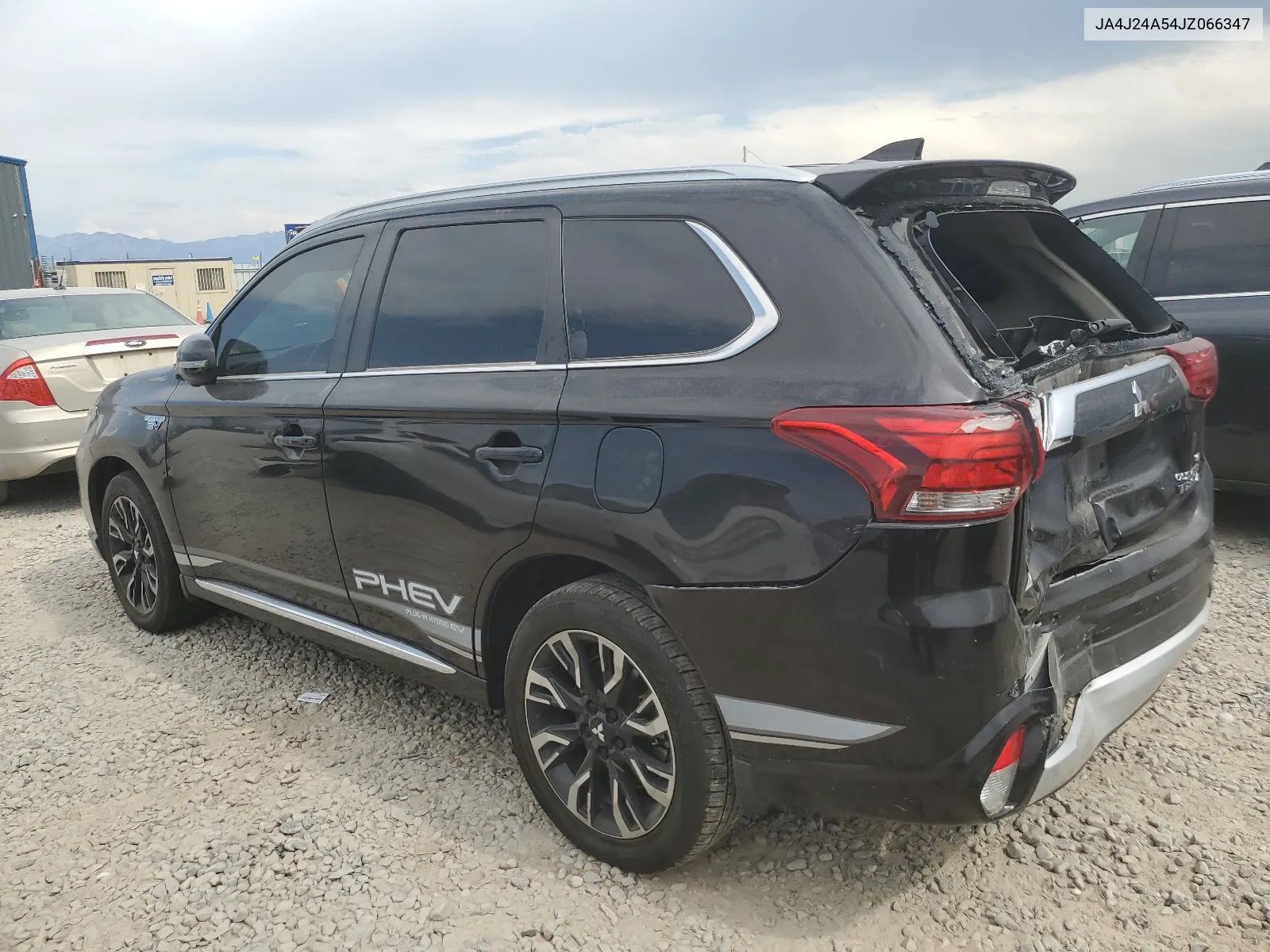 JA4J24A54JZ066347 2018 Mitsubishi Outlander Se