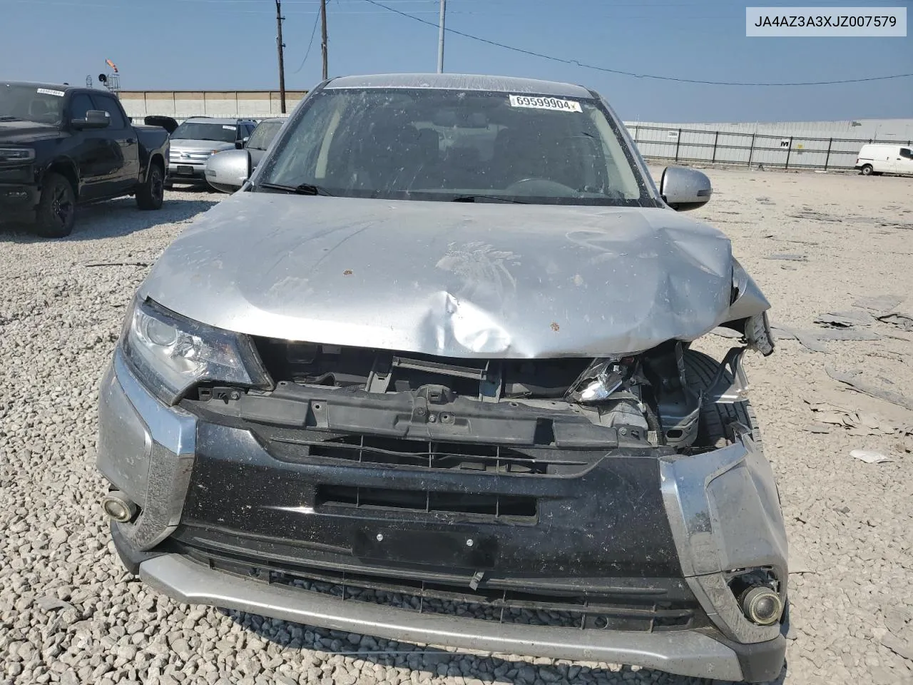 JA4AZ3A3XJZ007579 2018 Mitsubishi Outlander Se