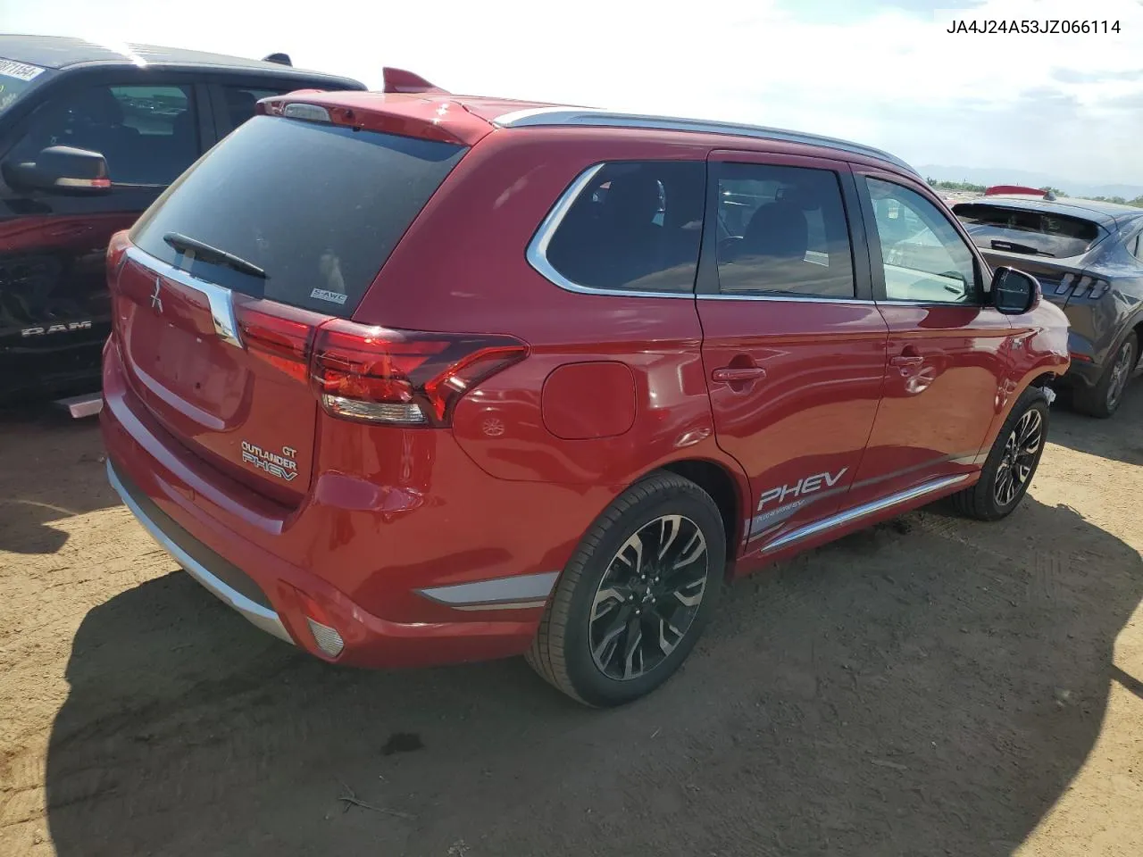 JA4J24A53JZ066114 2018 Mitsubishi Outlander Se