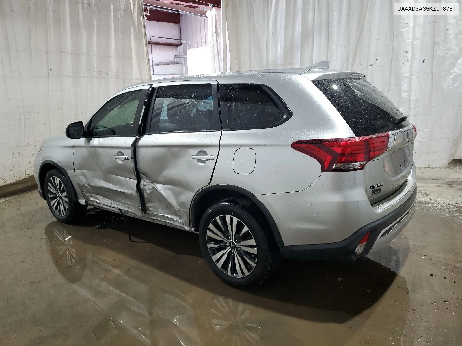 JA4AD3A35KZ018781 2019 Mitsubishi Outlander Se