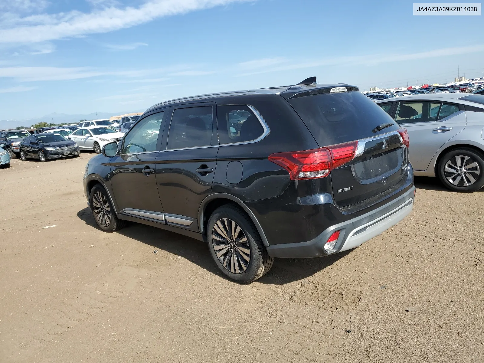 JA4AZ3A39KZ014038 2019 Mitsubishi Outlander Se