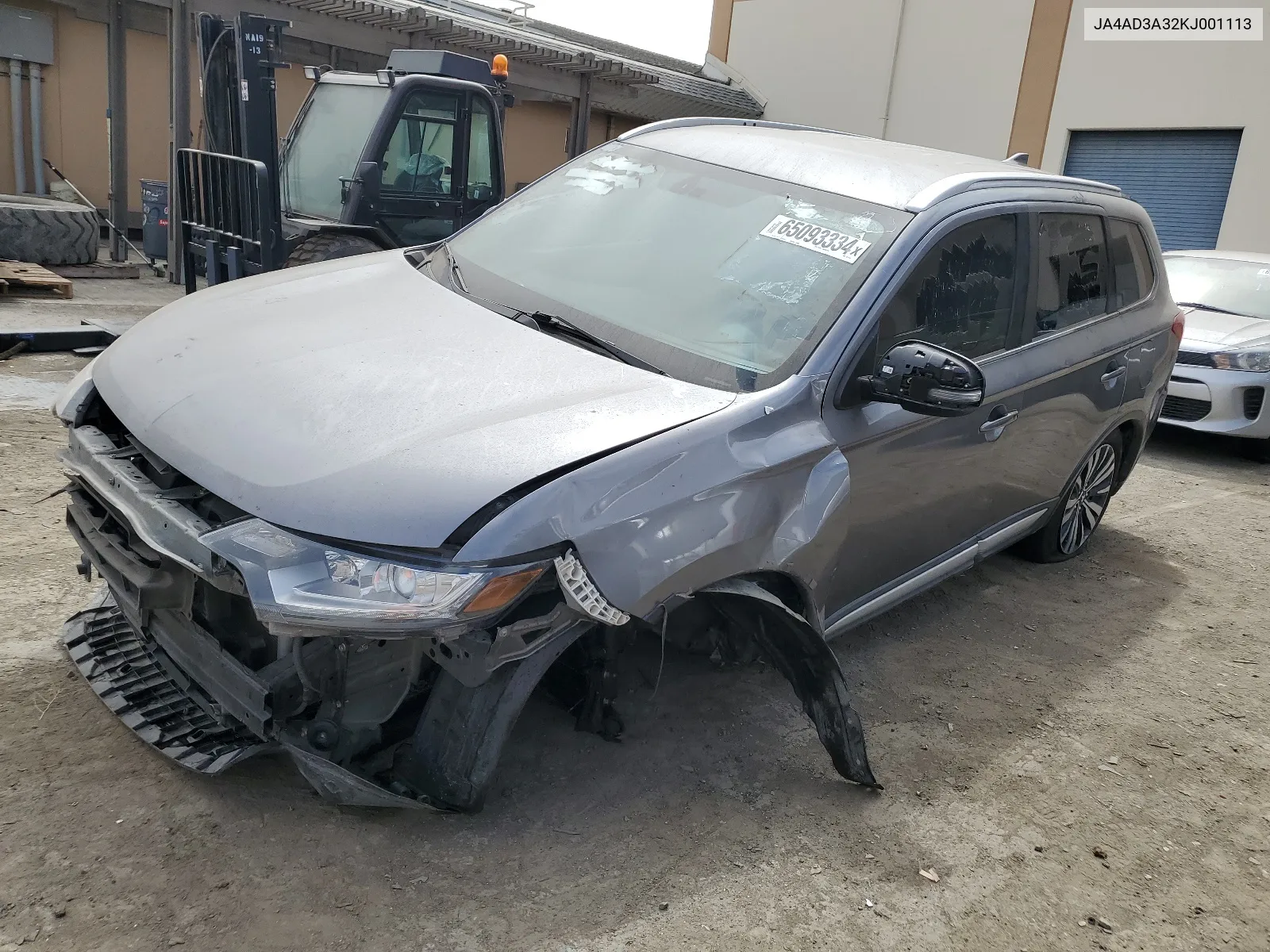 JA4AD3A32KJ001113 2019 Mitsubishi Outlander Se