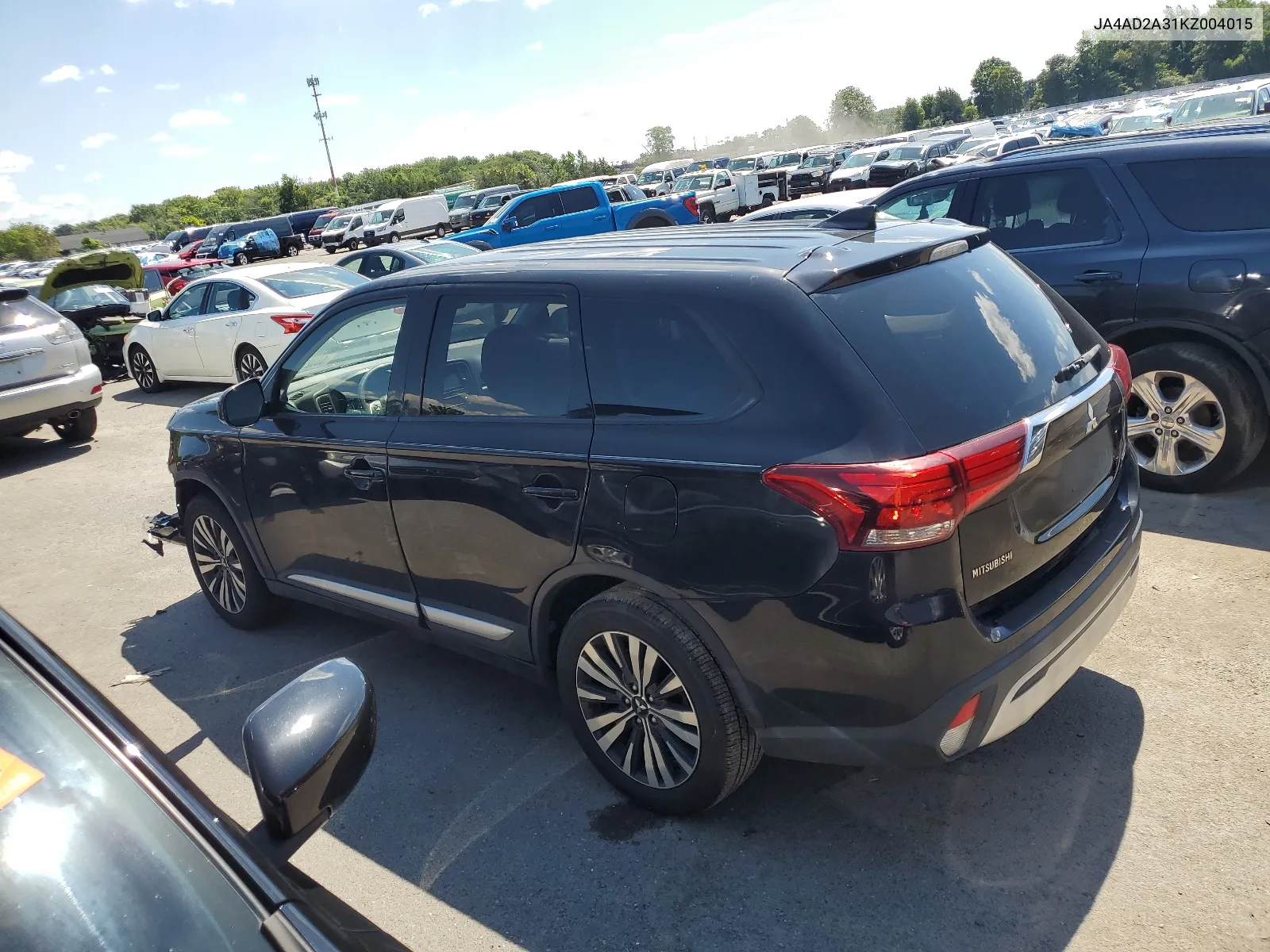 JA4AD2A31KZ004015 2019 Mitsubishi Outlander Es