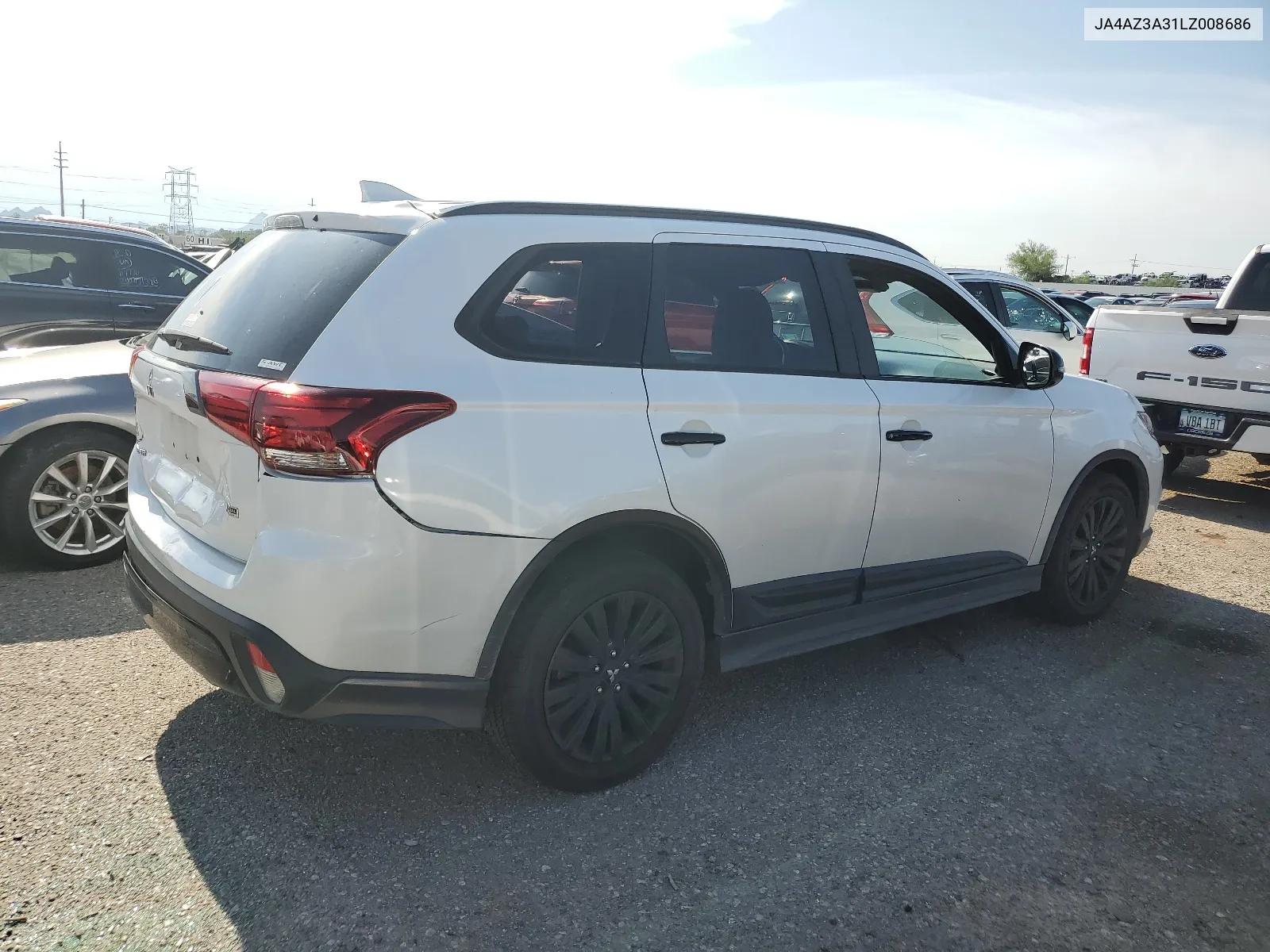 JA4AZ3A31LZ008686 2020 Mitsubishi Outlander Se