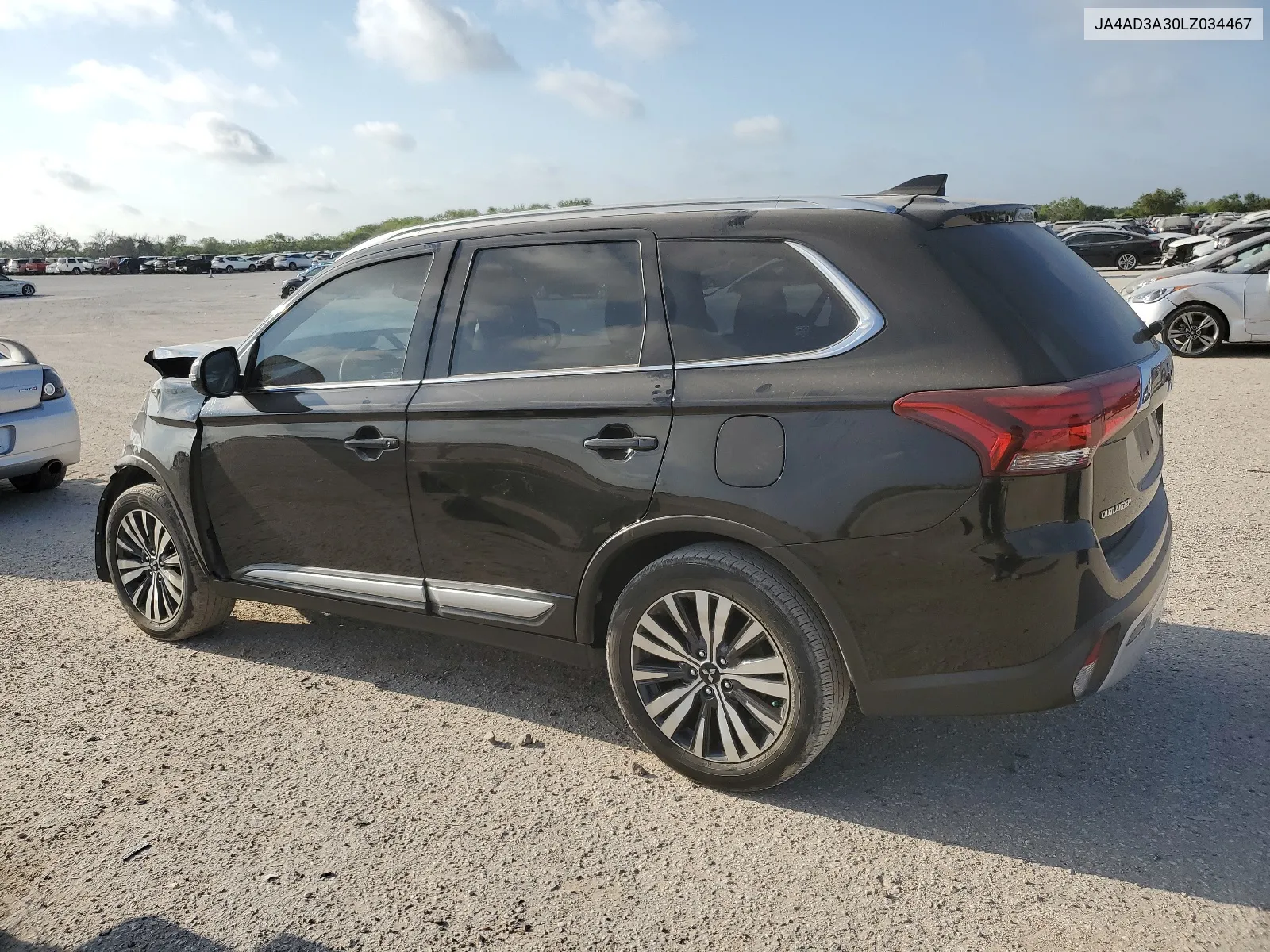 JA4AD3A30LZ034467 2020 Mitsubishi Outlander Se