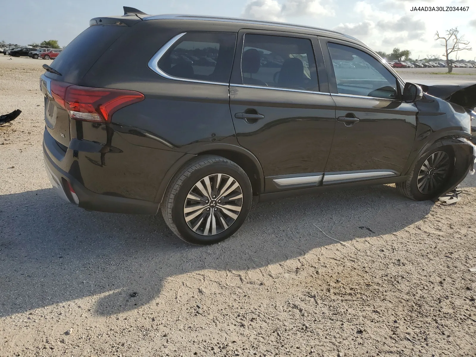 JA4AD3A30LZ034467 2020 Mitsubishi Outlander Se