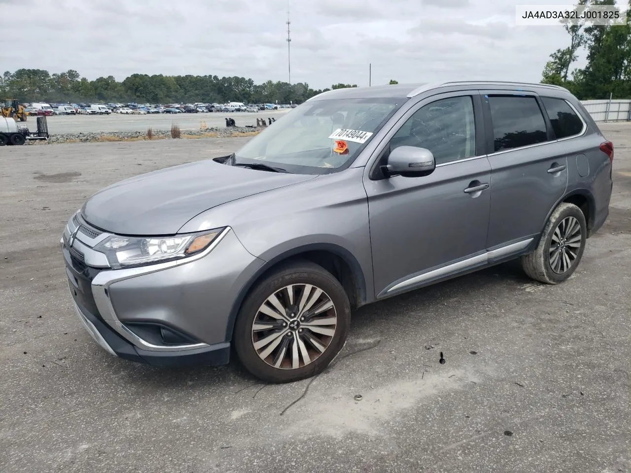 JA4AD3A32LJ001825 2020 Mitsubishi Outlander Se