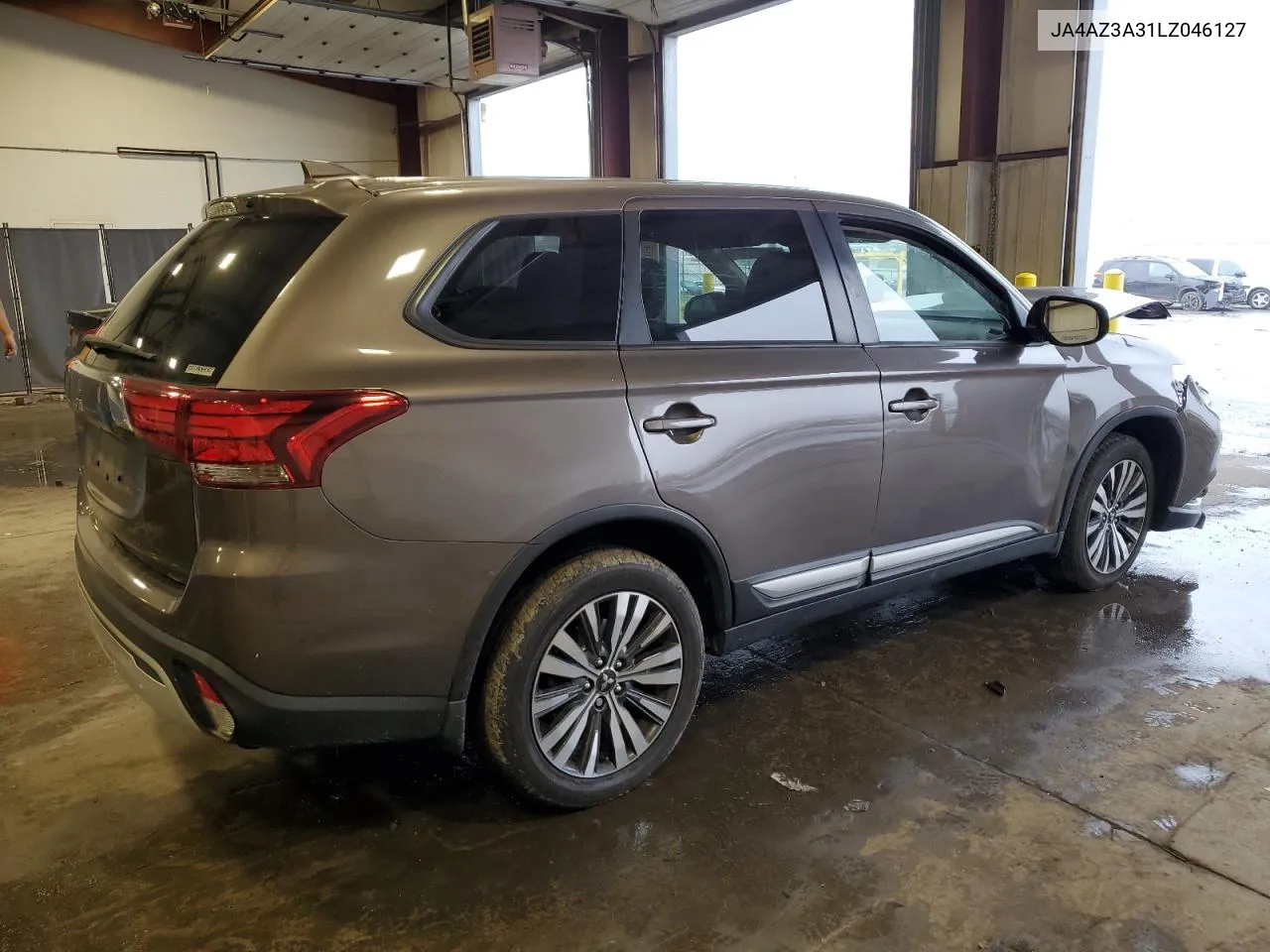 JA4AZ3A31LZ046127 2020 Mitsubishi Outlander Se