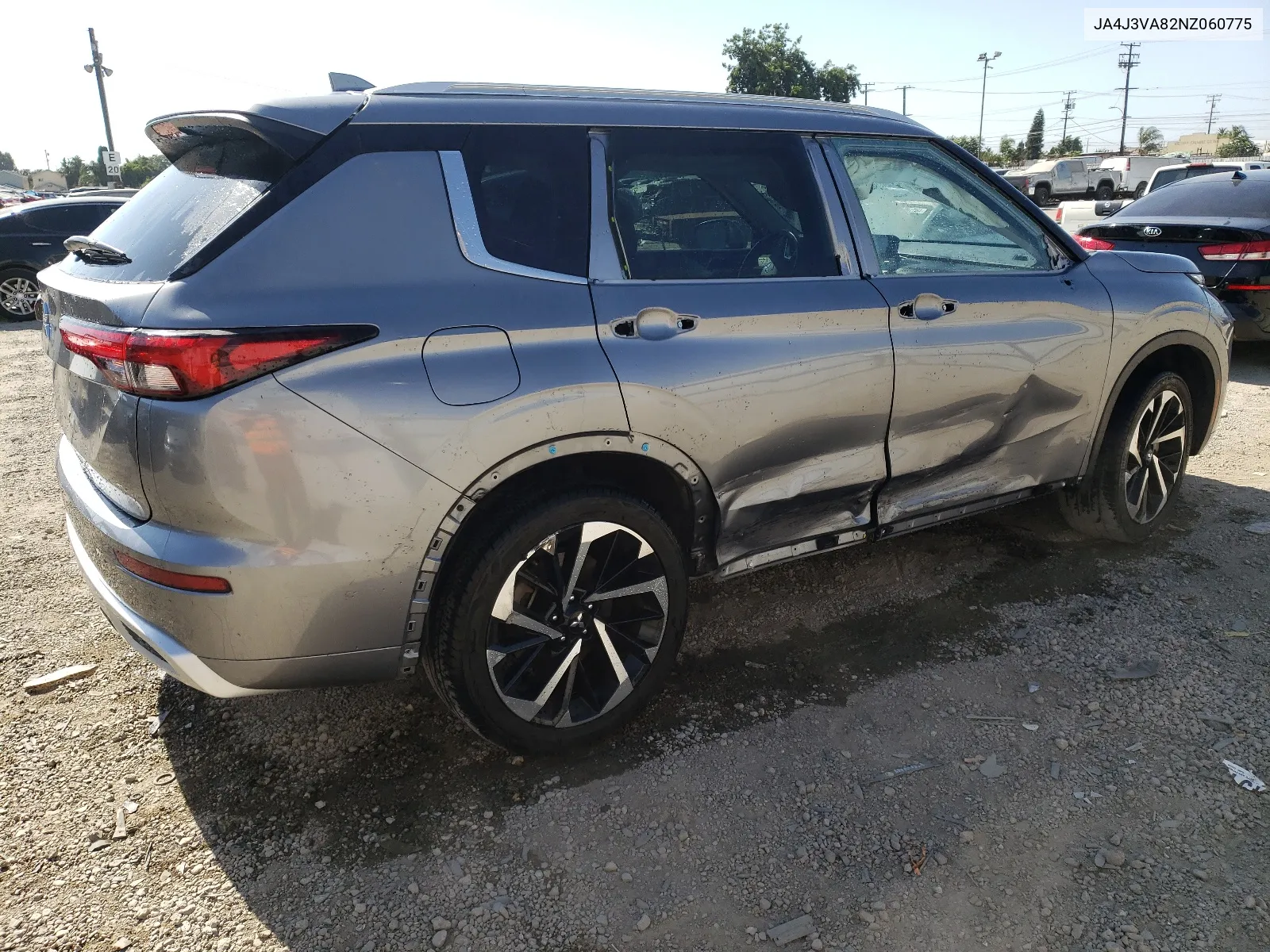 JA4J3VA82NZ060775 2022 Mitsubishi Outlander Sel