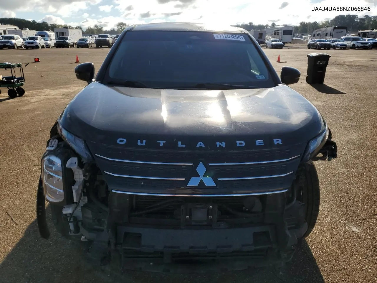 JA4J4UA88NZ066846 2022 Mitsubishi Outlander Se