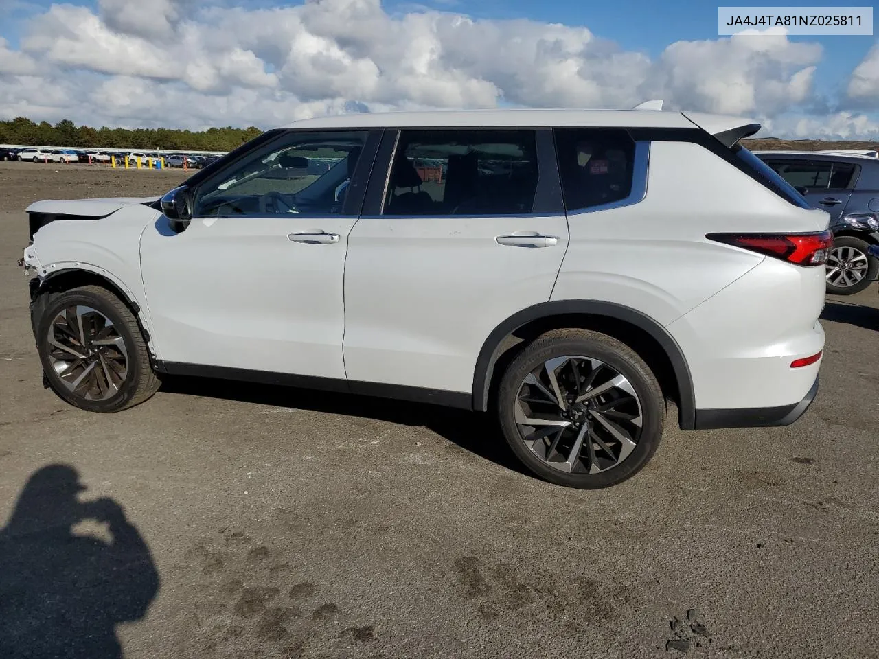 JA4J4TA81NZ025811 2022 Mitsubishi Outlander Es