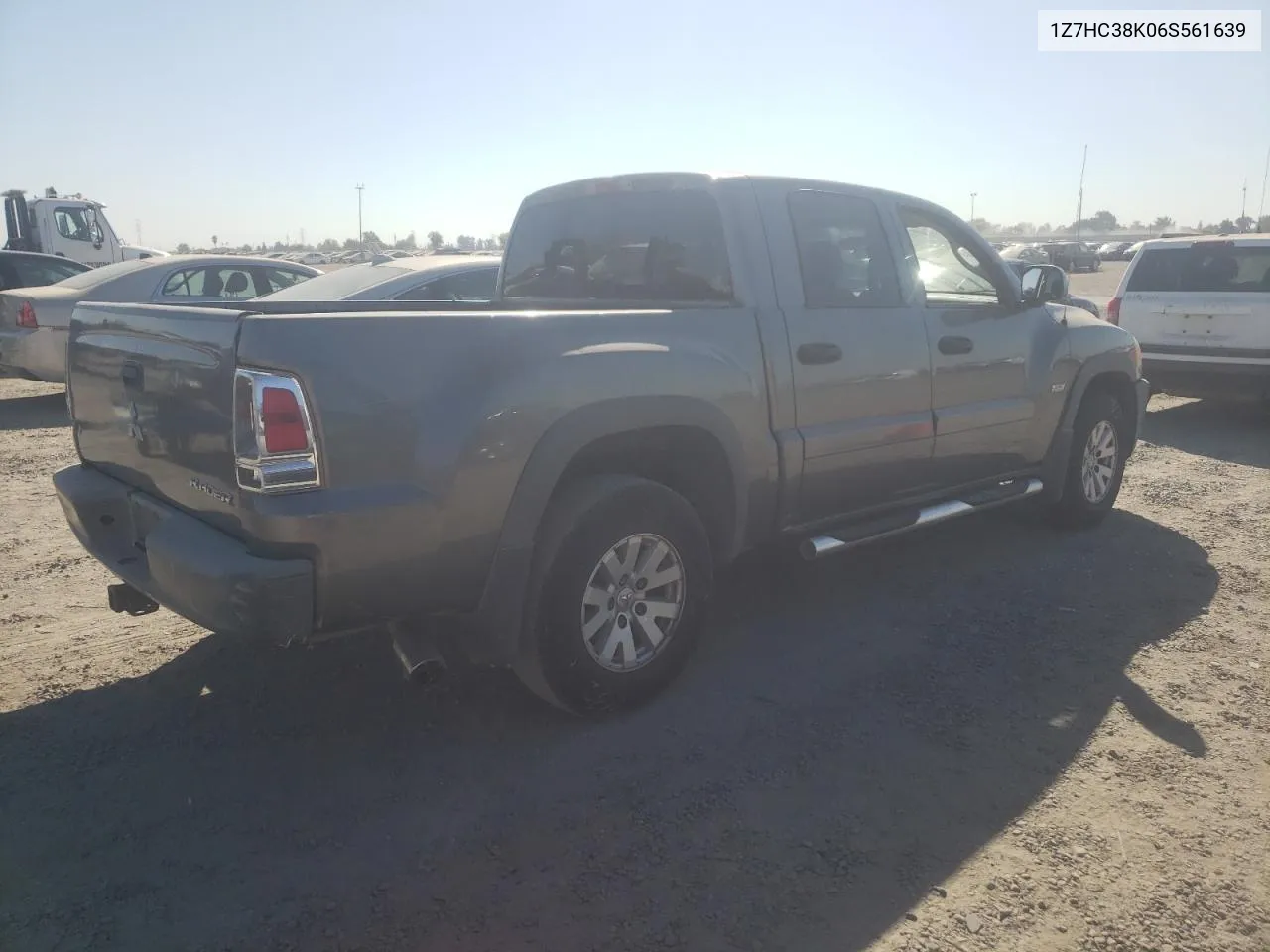 2006 Mitsubishi Raider Durocross VIN: 1Z7HC38K06S561639 Lot: 73588054