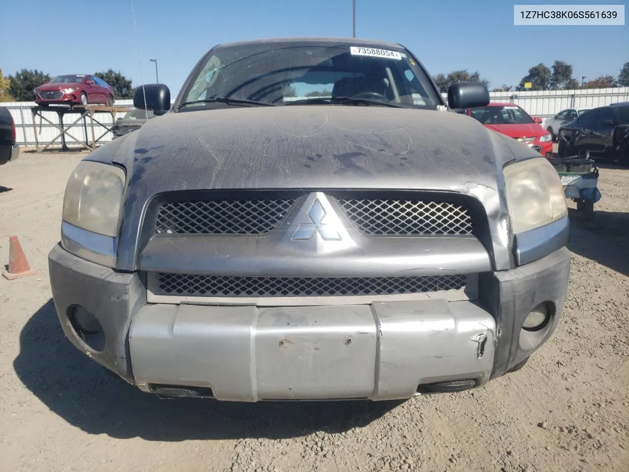 2006 Mitsubishi Raider Durocross VIN: 1Z7HC38K06S561639 Lot: 73588054